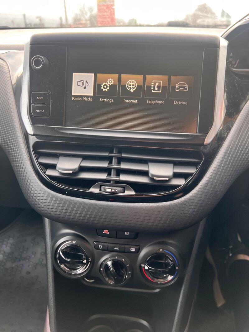 PEUGEOT 2008 1.6 BlueHDi Active 2016