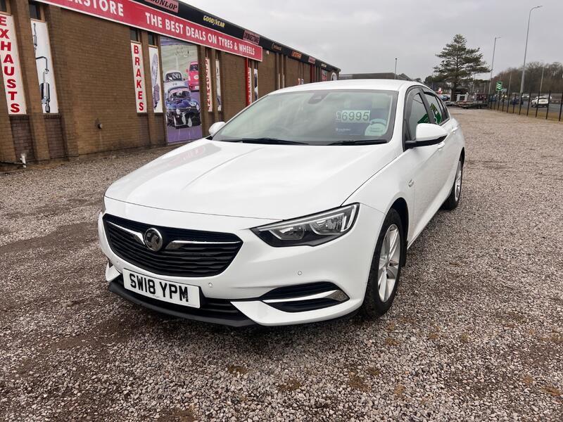 VAUXHALL INSIGNIA 1.5 i Turbo Design Nav 2018