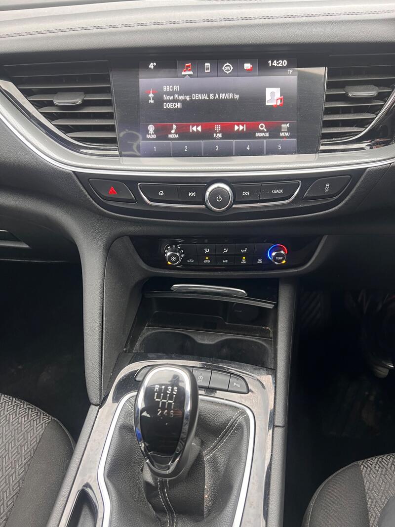 VAUXHALL INSIGNIA 1.5 i Turbo Design Nav 2018