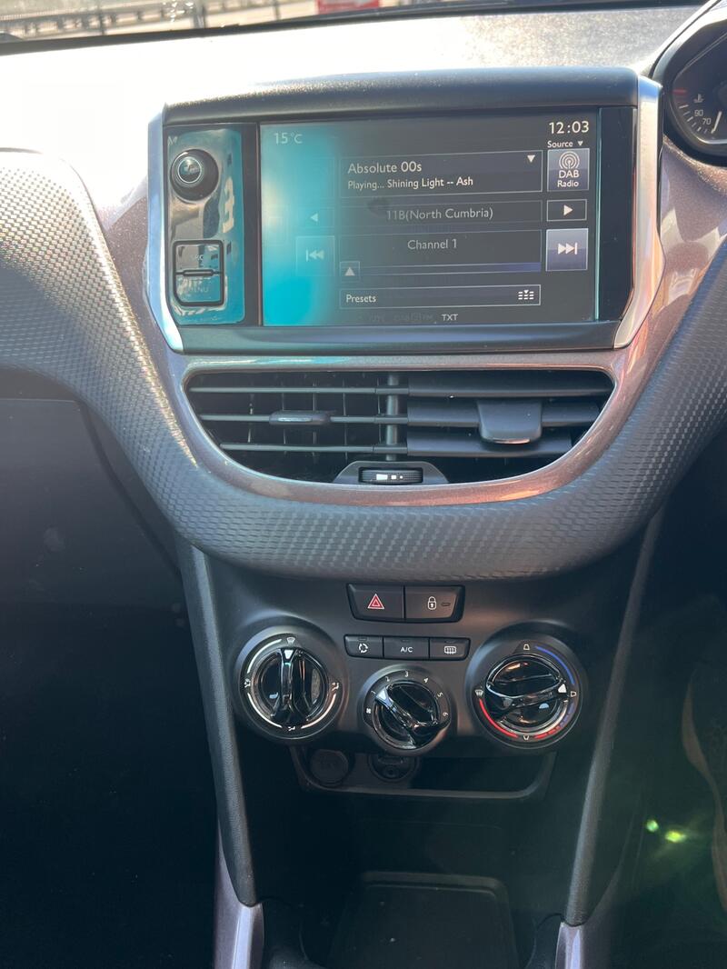 PEUGEOT 2008 1.6 e-HDi Active 2014