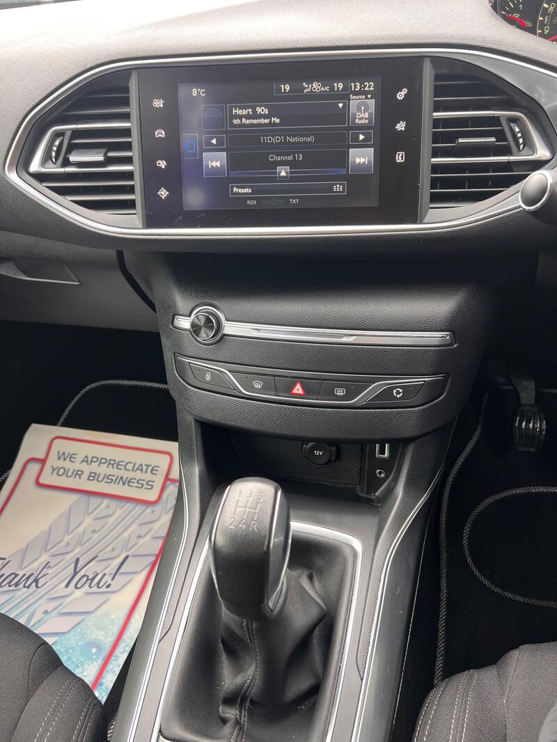 PEUGEOT 308 1.2 PureTech Allure 2015