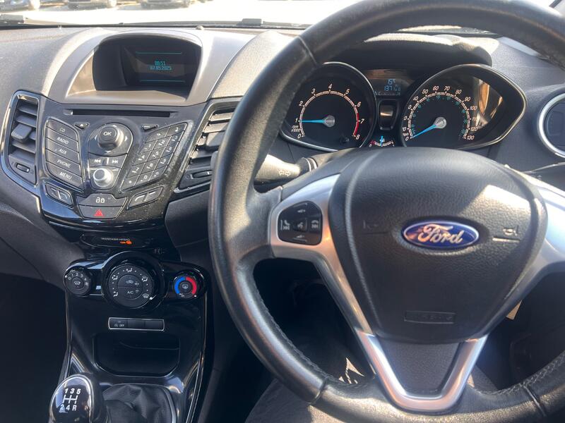 FORD FIESTA 1.0 T EcoBoost Zetec 2014