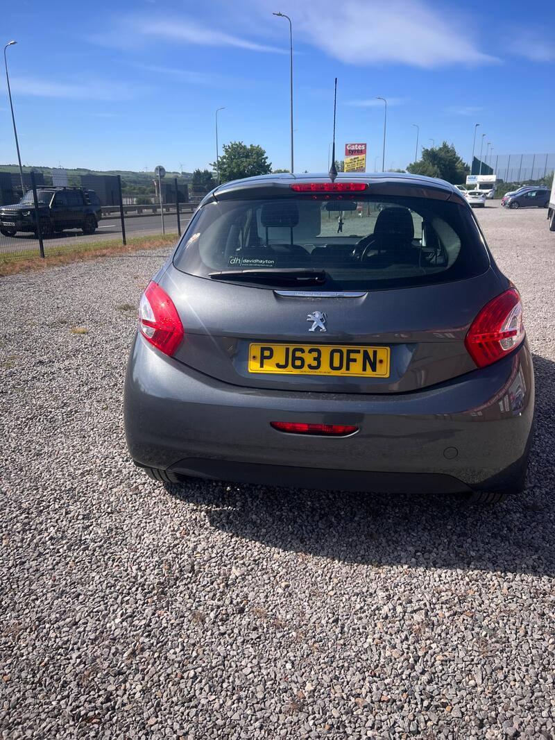 PEUGEOT 208 1.2 VTi Access+ 2013